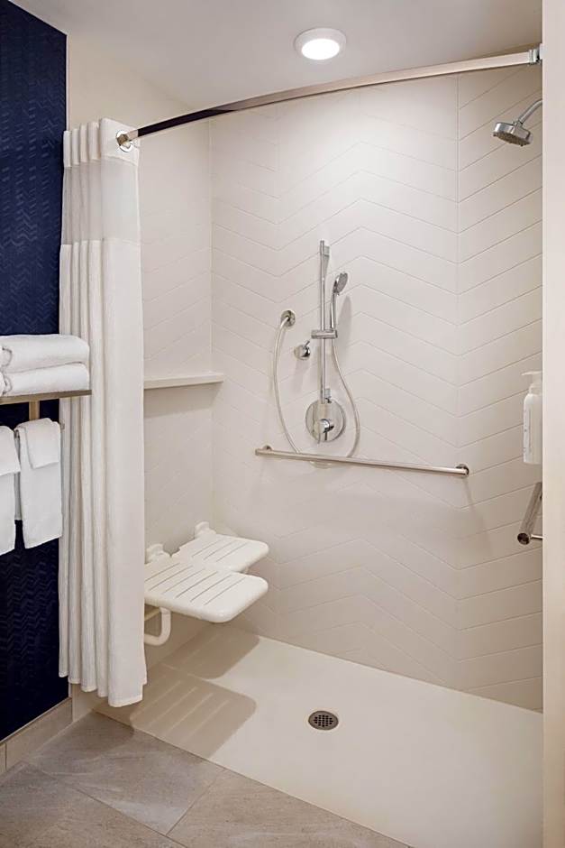 Fairfield Inn & Suites by Marriott Fresno North/Shaw Avenue