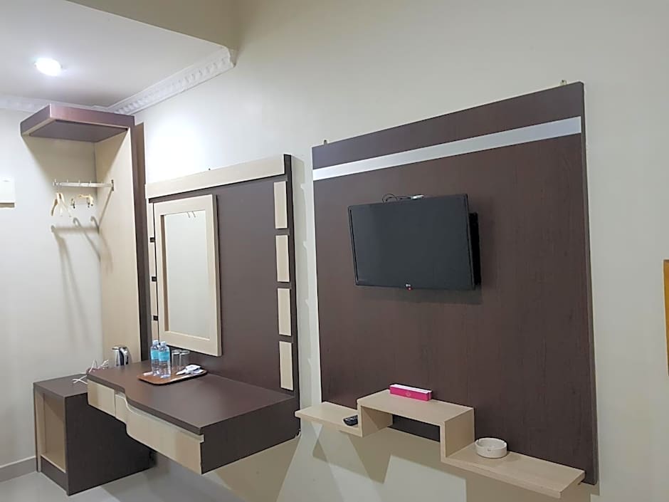 Capital O 93263 Linge Land Hotel