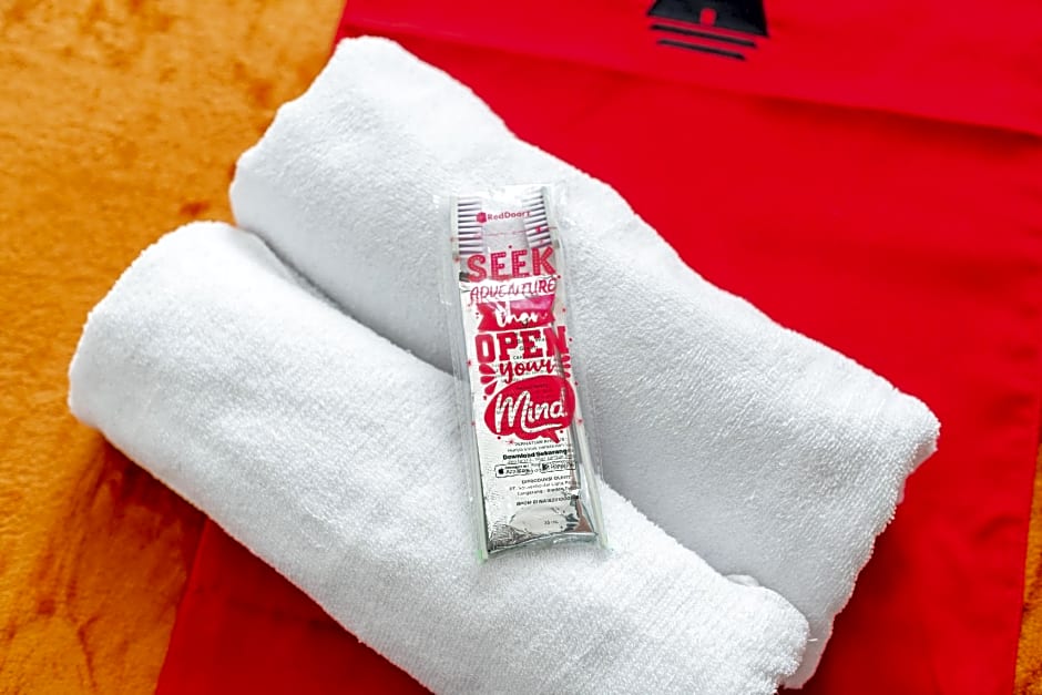 RedDoorz @ Aralia Harapan Indah