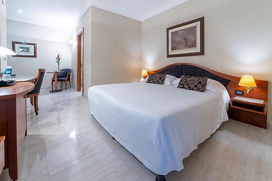 Massimo Plaza Hotel