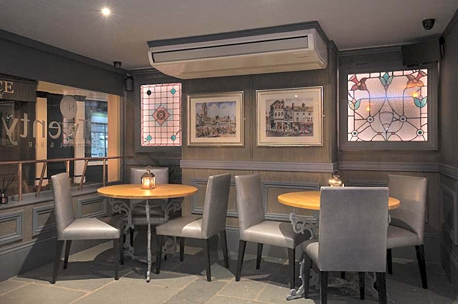 Twenty Hotel and Bar