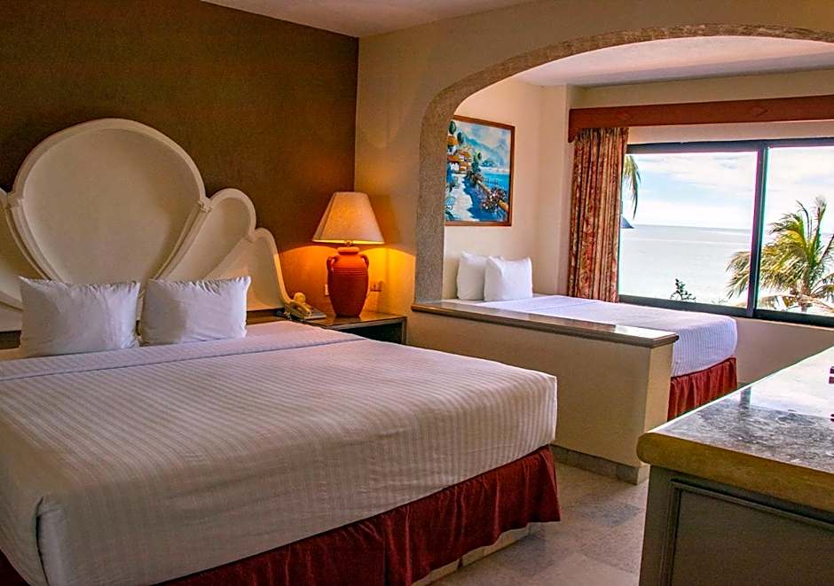Photo 1 of 9 of Suite, Sea View