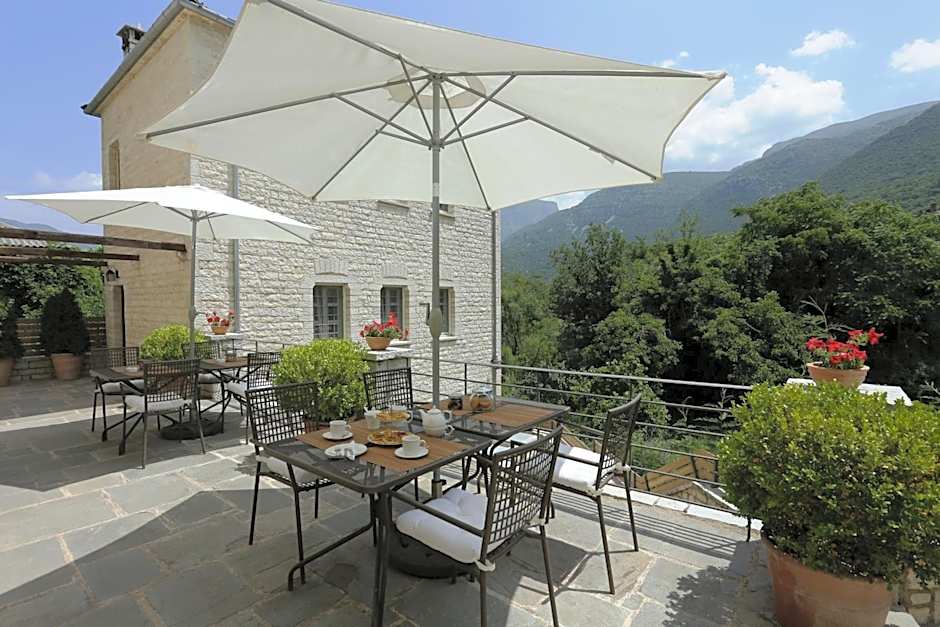 Gamila Rocks Mountain Hotel