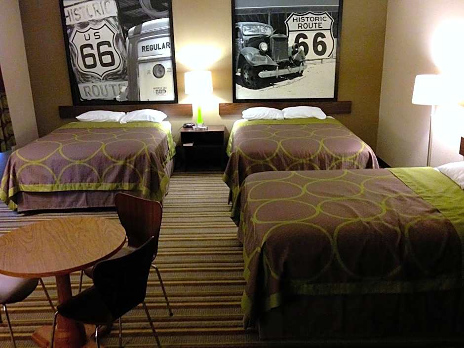 Super 8 by Wyndham Stafford/Springfield Area