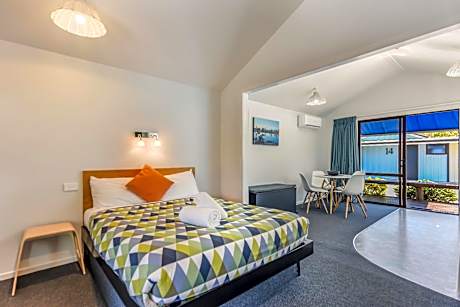 Family Cabin with Bathroom