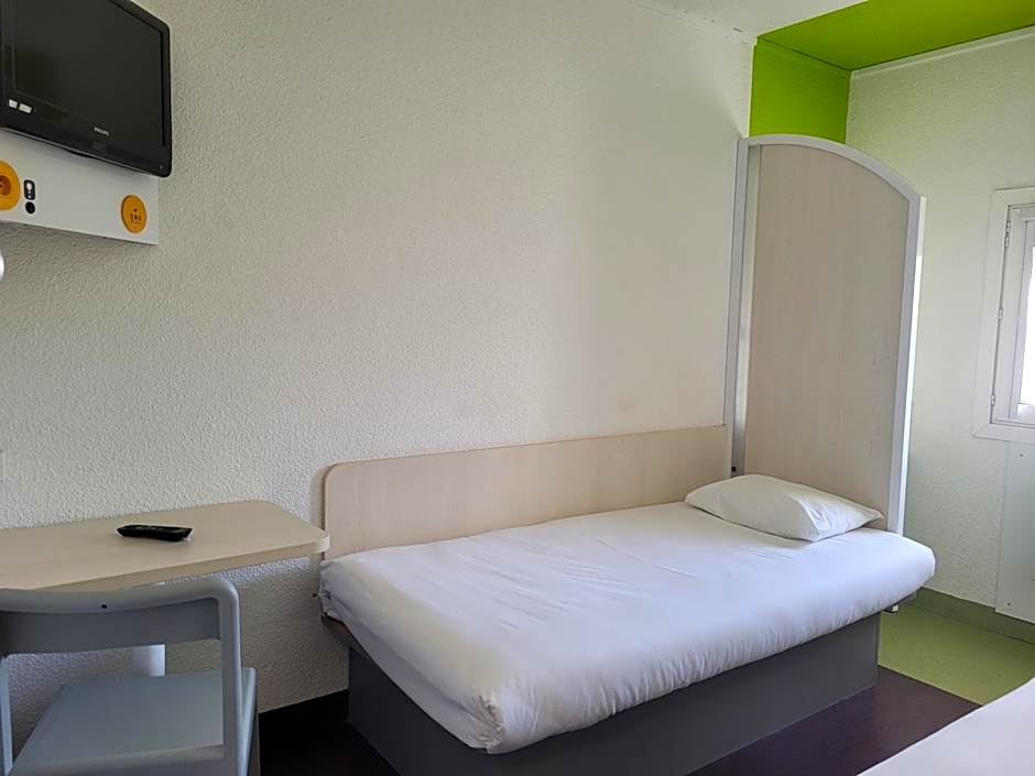 TIP HOTEL CAMBRAI ex HOTEL F1