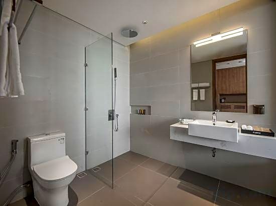 Flamingo Cat Ba Beach Resort