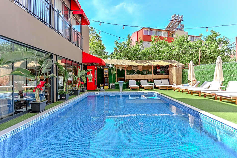 Wolf Of The City Hotel & Spa