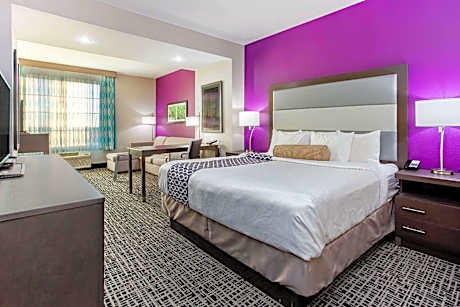 Deluxe Executive King Studio Suite - Non-Smoking