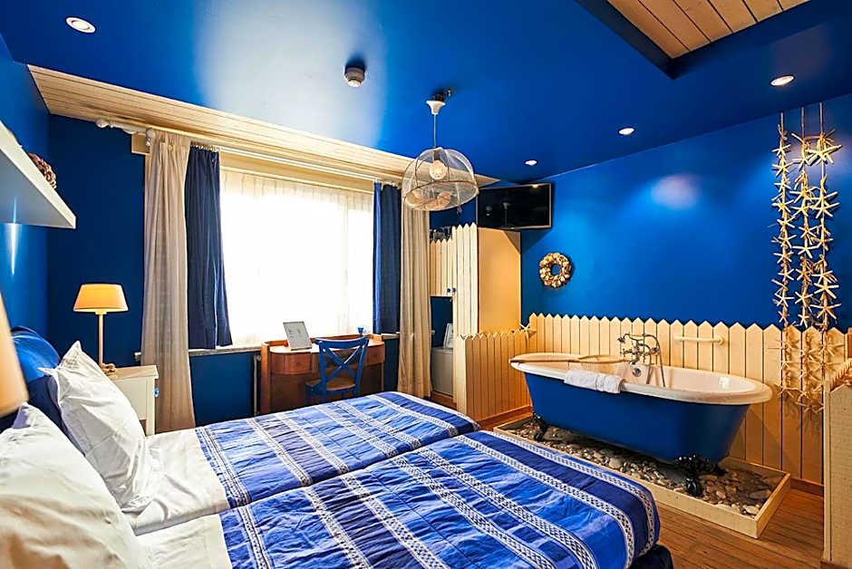 Full House Hotel