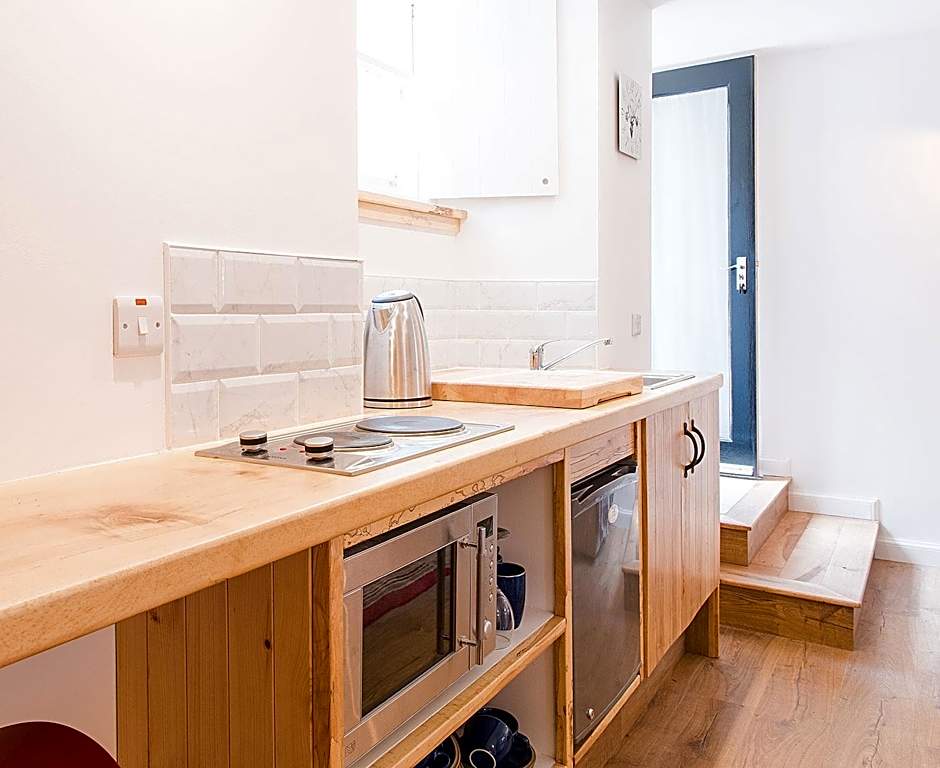 The Merryburn - Rooms and Courtyard Studios