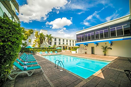 The Knutsford Court Hotel