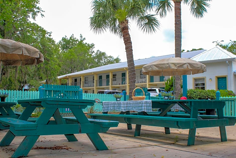 Steinhatchee River Inn and Marina