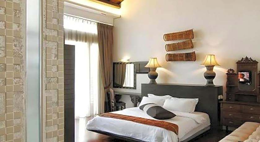 Courtyard At Heeren Boutique Hotel