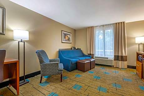 Comfort Suites near MCAS Beaufort