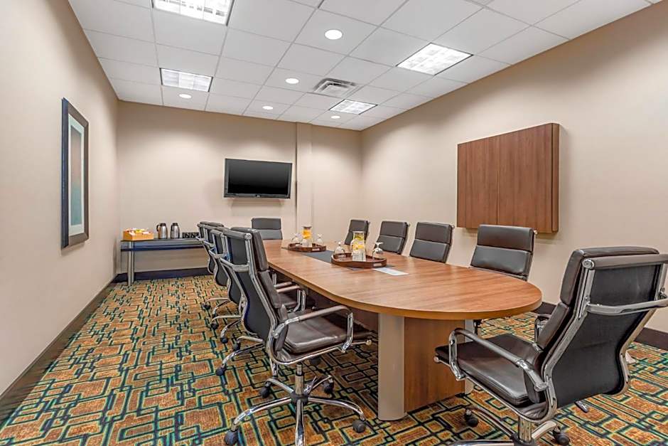 Holiday Inn Hotel & Suites Edmonton Airport Conference Centre By IHG