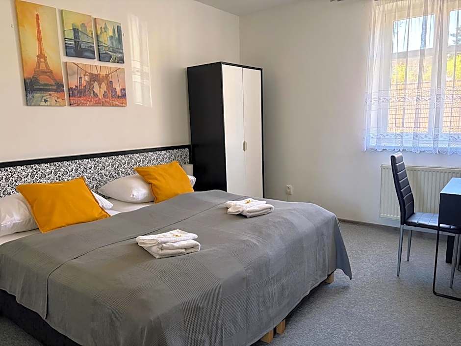 Hotel Pangea