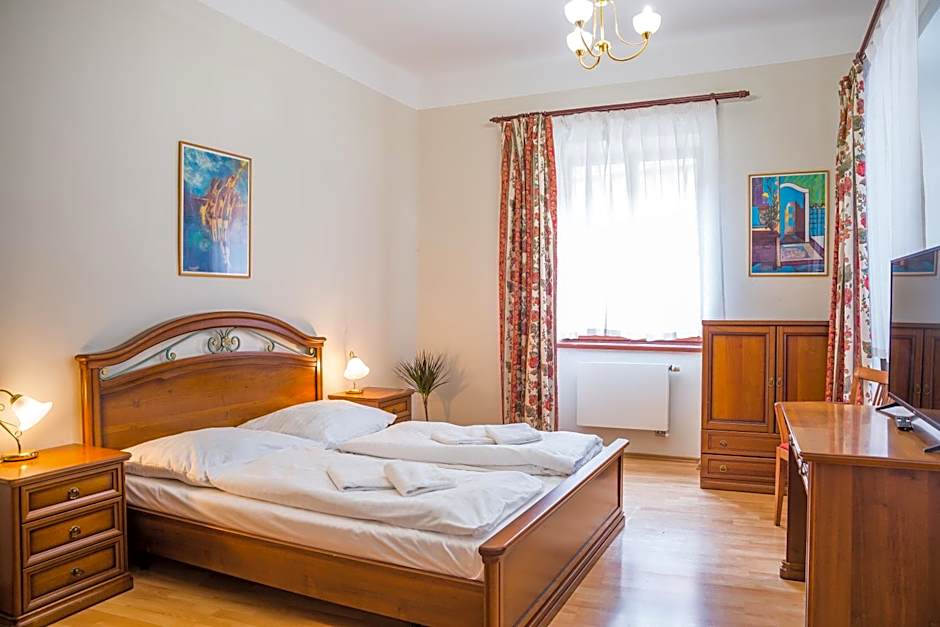 Hostel Little Quarter