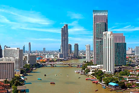 Two-Bedroom Preseidential Suite with River View - Club Lounge Access