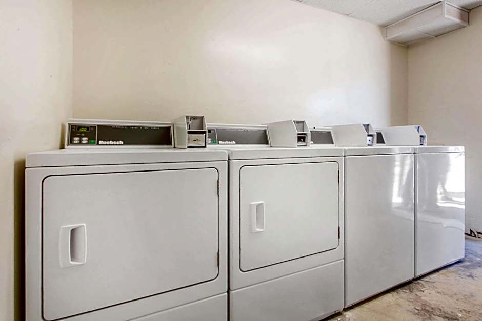 Super 8 by Wyndham Battleboro/Rocky Mount