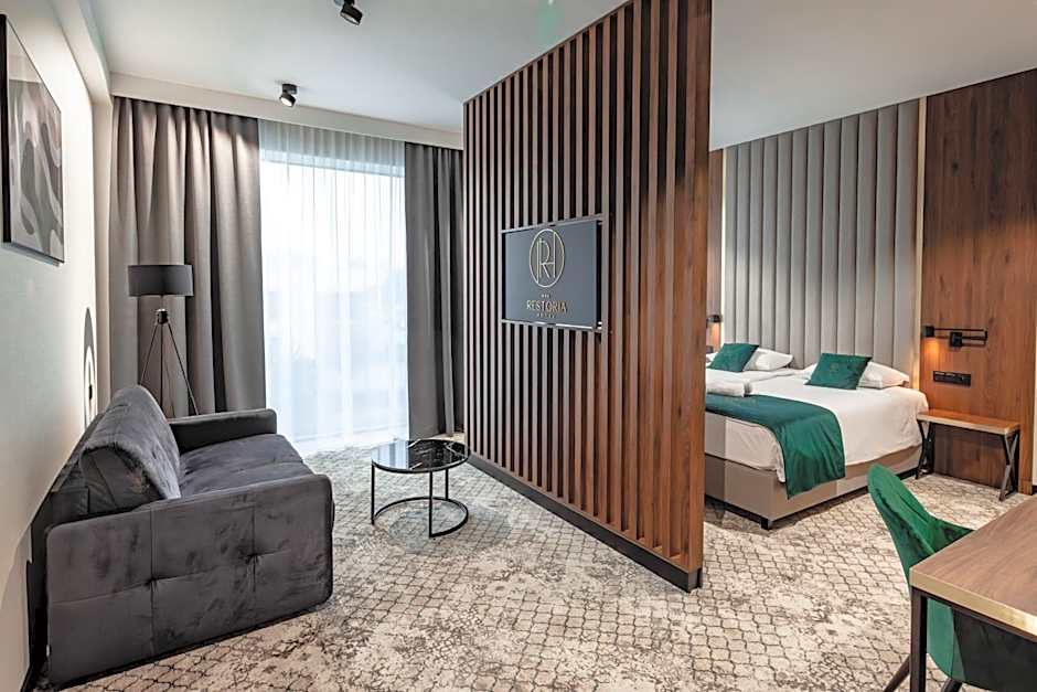 Restoria Hotel***