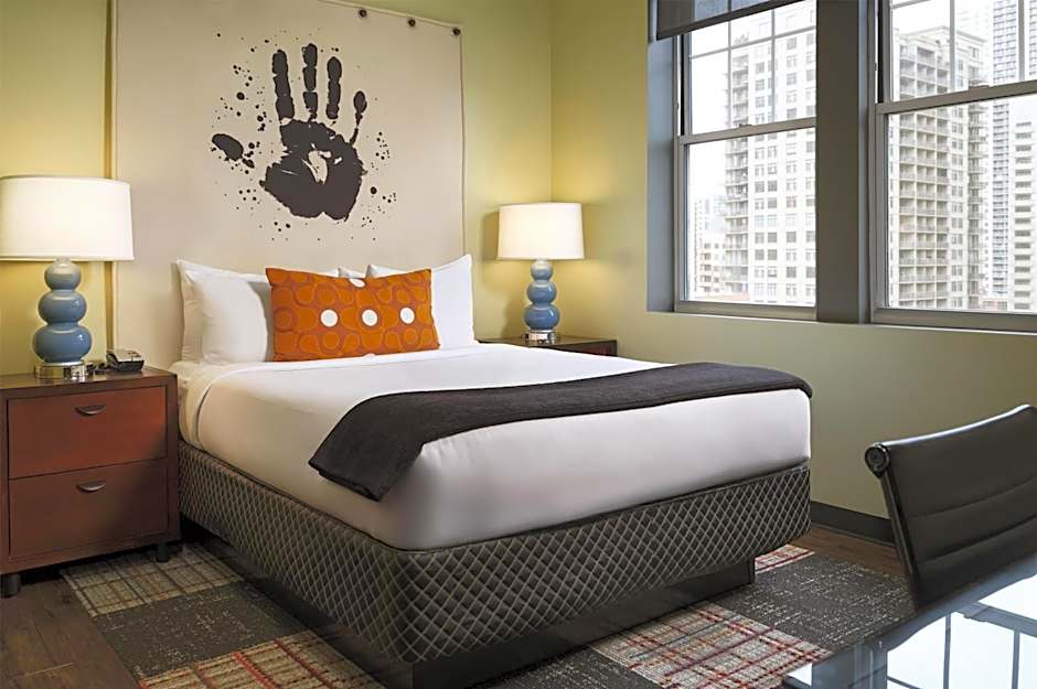 Photo 1 of 1 of 1 Queen Bed