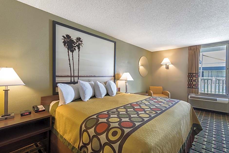 Super 8 by Wyndham Ocala