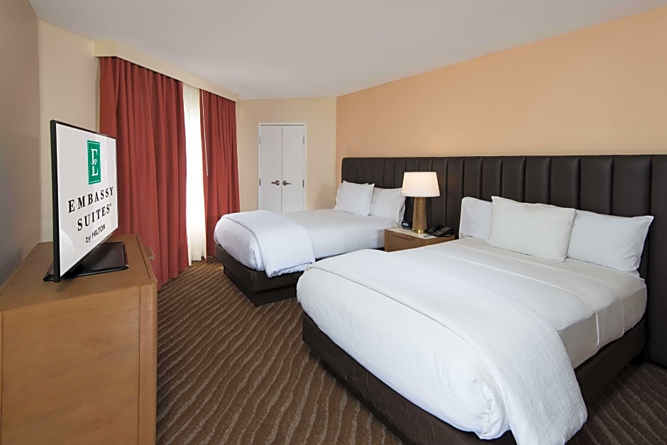 Photo 1 of 6 of 1 Bedroom 2 Double Beds Suite, Mobility Accessible, Bathtub