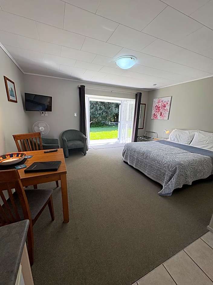 Ash Grove Boutique Motel