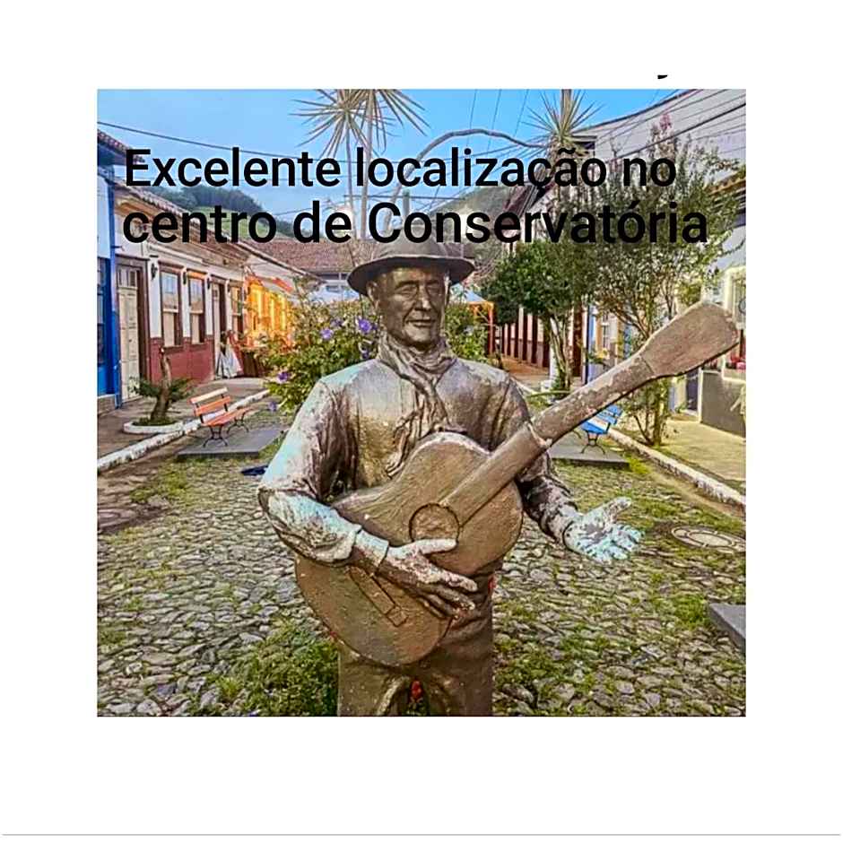 Pousada das Estrelas -Rua principal no centro de Conservatória