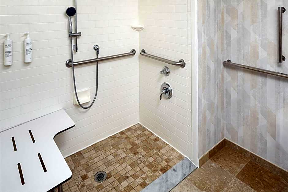 Hampton Inn By Hilton Nashua