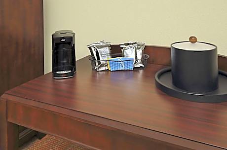 King Room with Shower - Non-Smoking