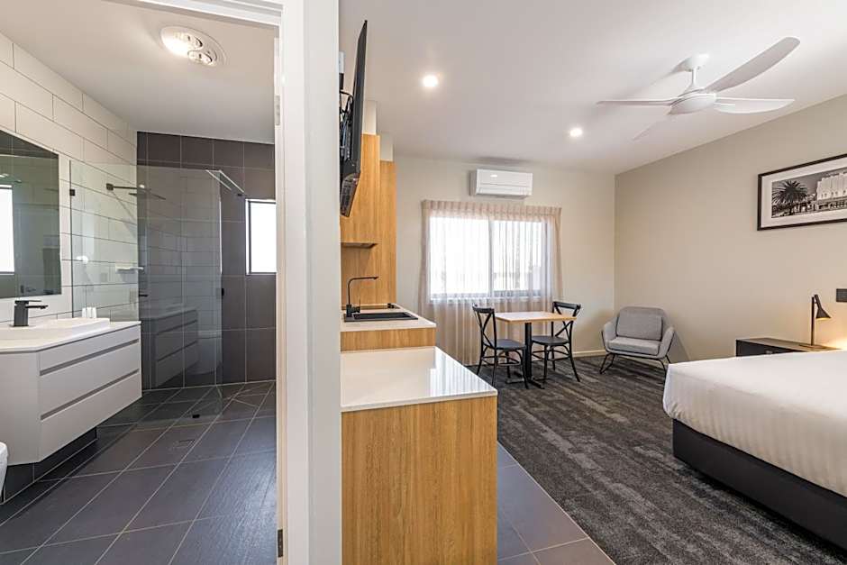 AVENUE MOTEL APARTMENTS