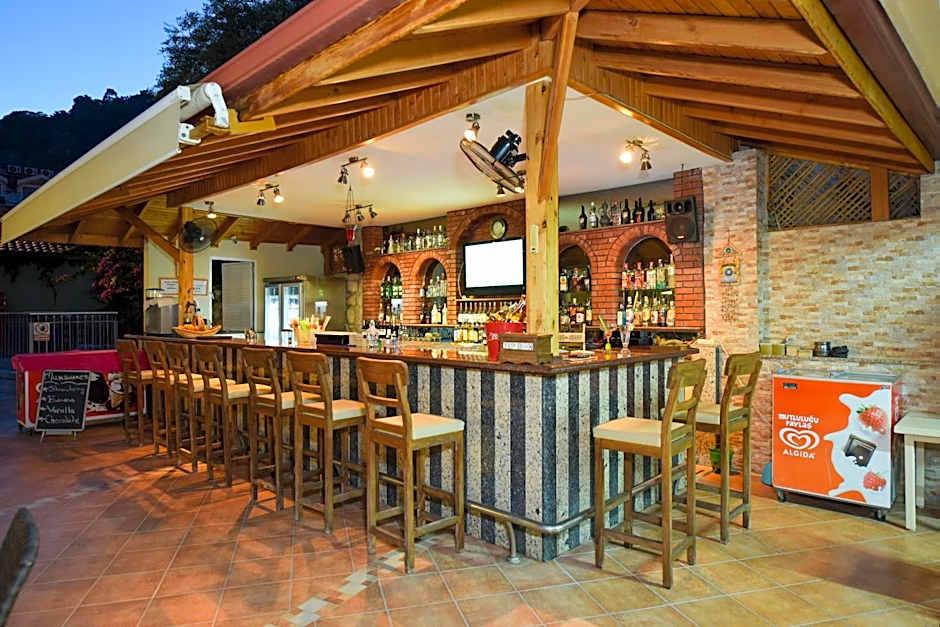 Belcehan Deluxe Hotel