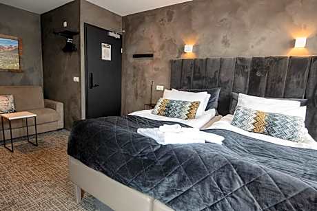 Five-Bedroom Unique Apartment
