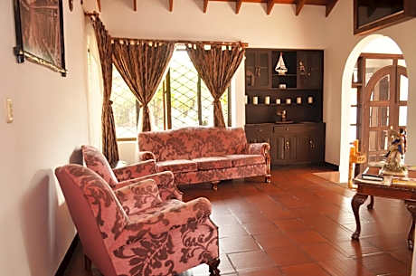 El Virrey Hotel Boutique