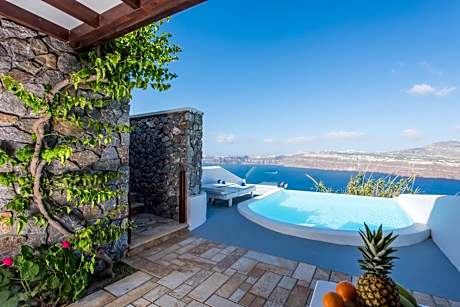 Cliffside Junior Suite with Private Pool and Caldera View