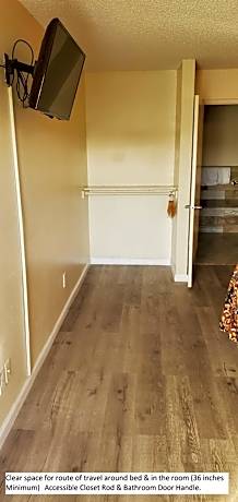 1 King Bed, Wheel Chair Accessible & Roll-in-shower
