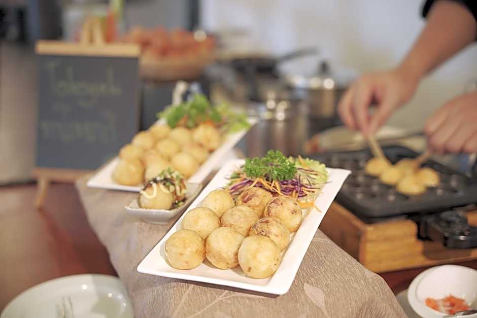 Cross Vibe Bangkok Srinakarin