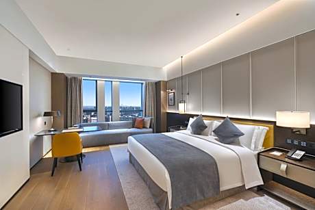 Deluxe King Room - Non-Smoking