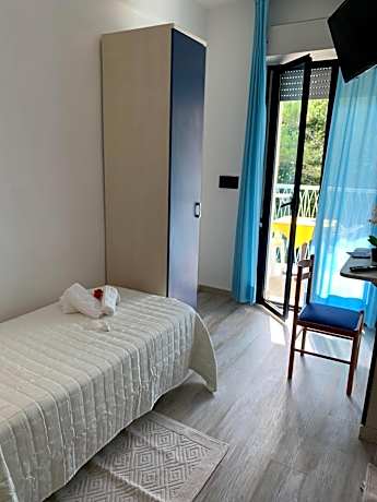 Classic Quadruple Room