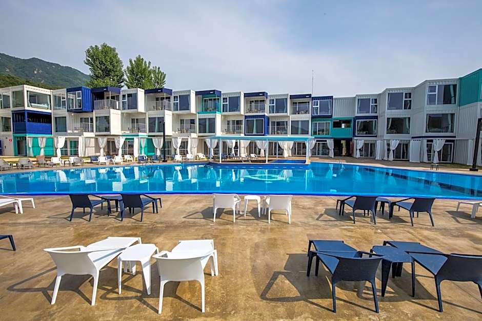 Parotia waterhouse hotel