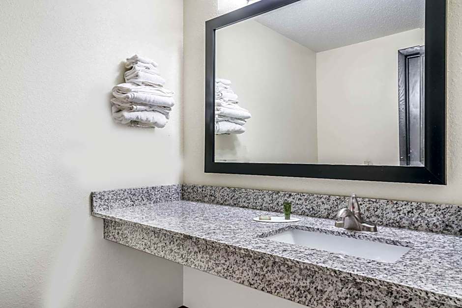 Super 8 by Wyndham Rice Lake