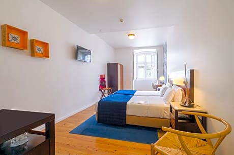 Twin Room with Street View