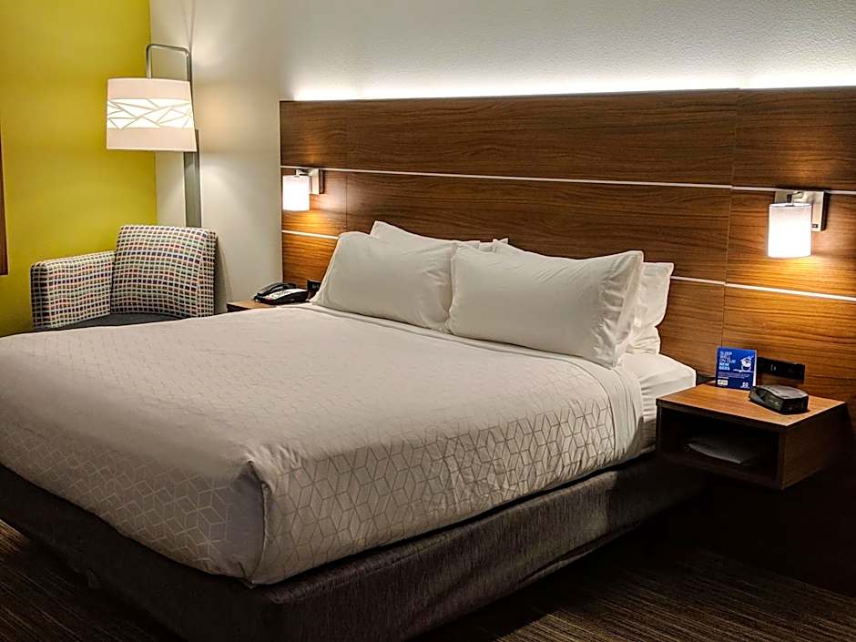 Holiday Inn Express Hotel & Suites Claypool Hill -Richlands Area By IHG