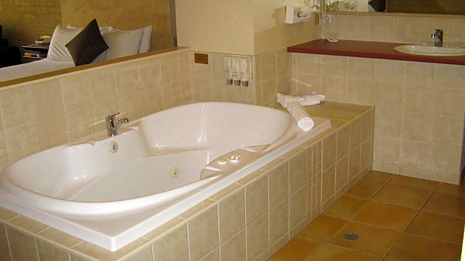 Madison Spa Motel - Adults Only