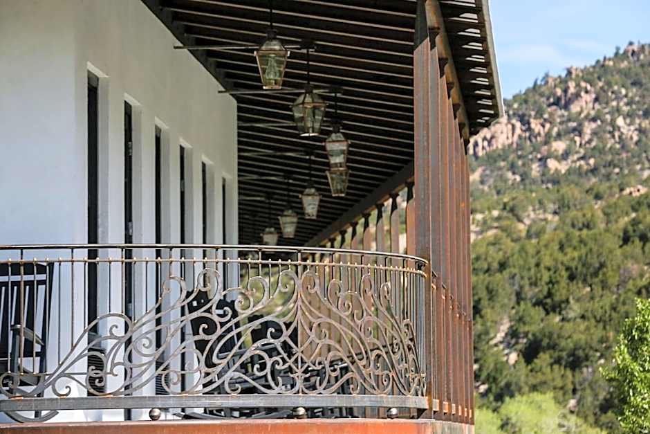 Surf Hotel & Chateau