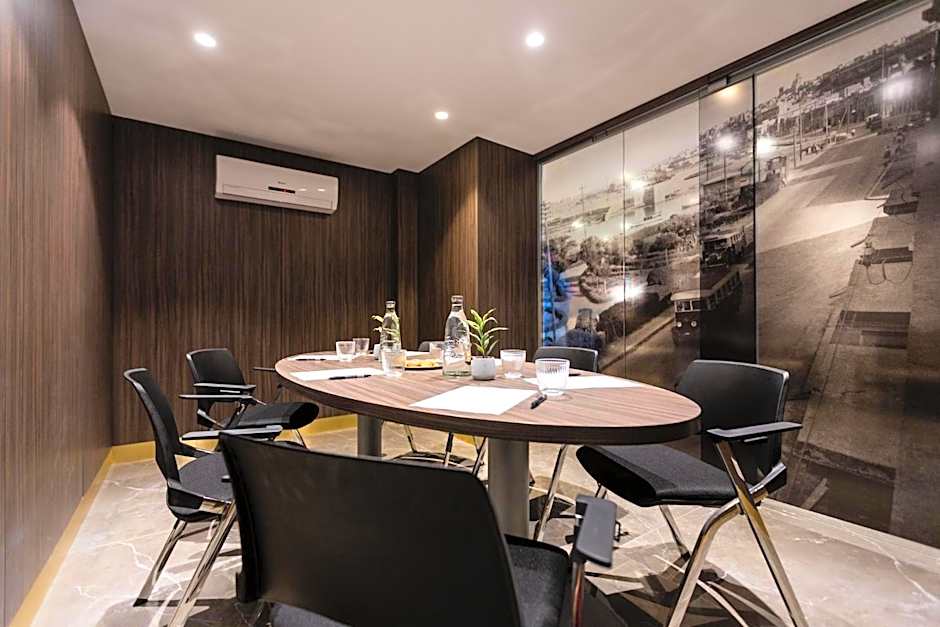 115 The Strand Hotel by NEU Collective