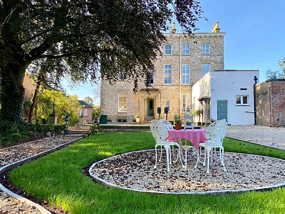 Railway House York by Chateau Anna