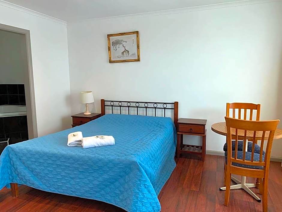 Beaconsfield Lodge Motel